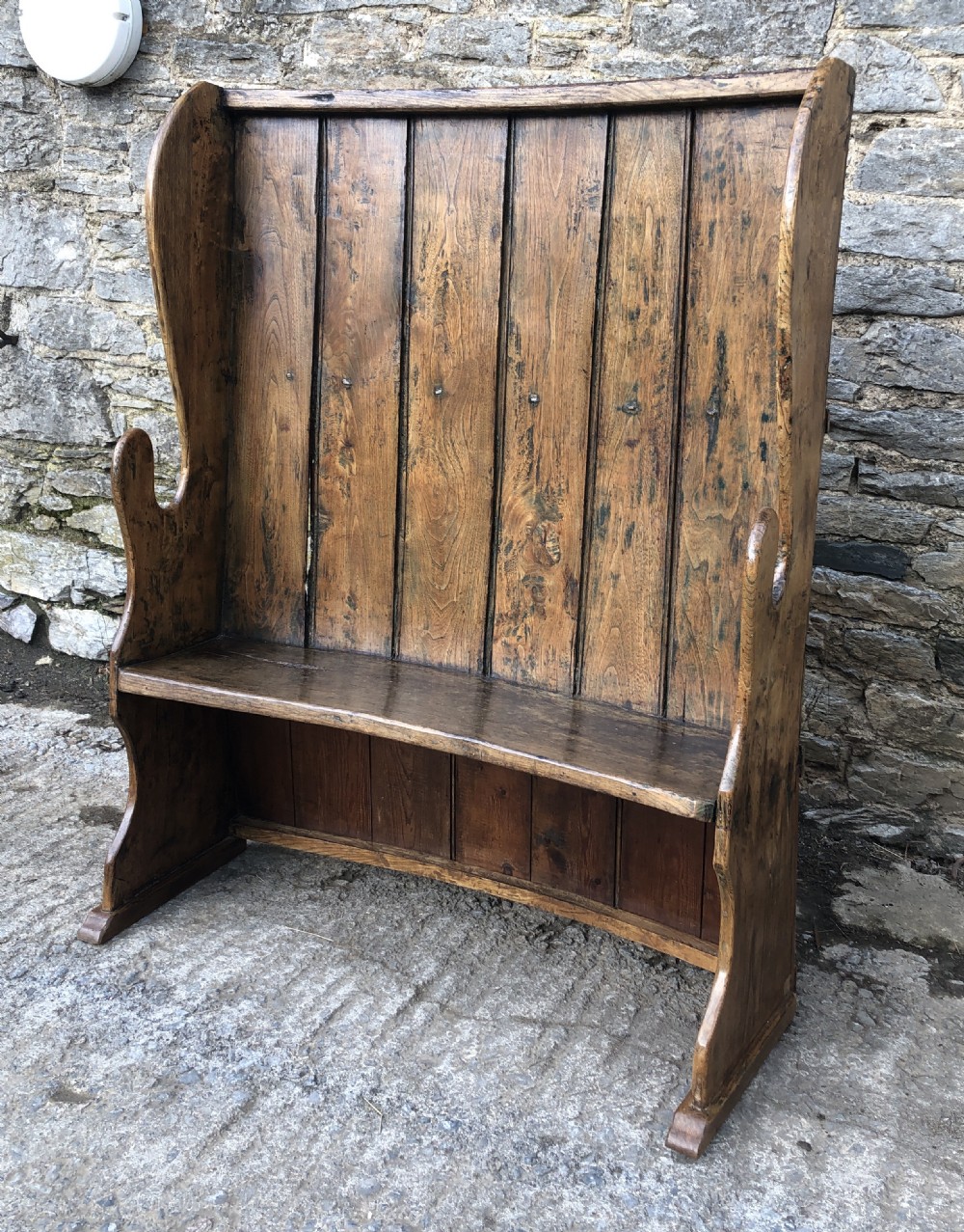 Antique Westcountry Elm Curved Settle View III
