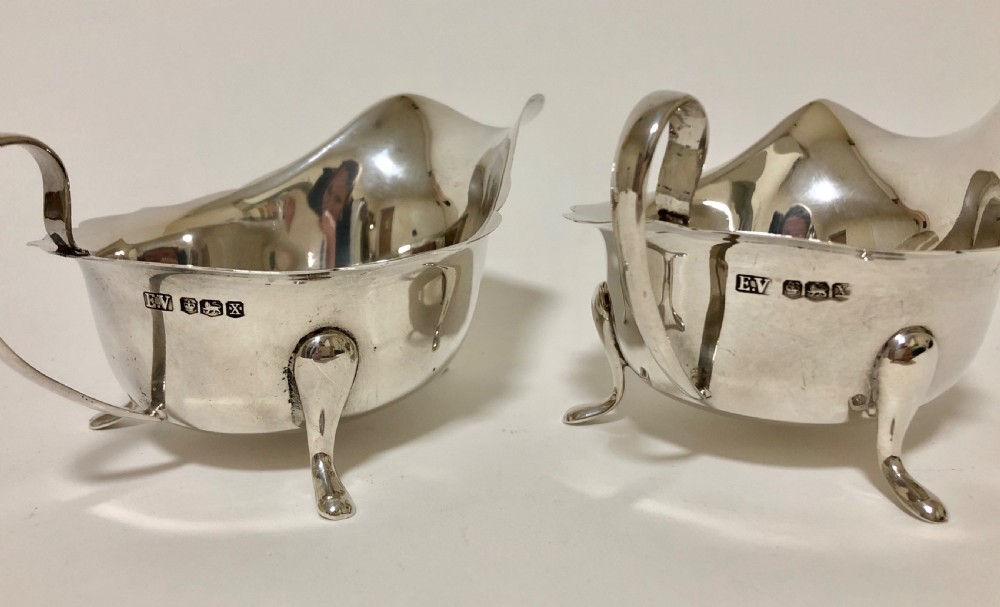 Pair of Solid Sterling Silver Sauce Boats and Ladles in Fitted Case View VIII