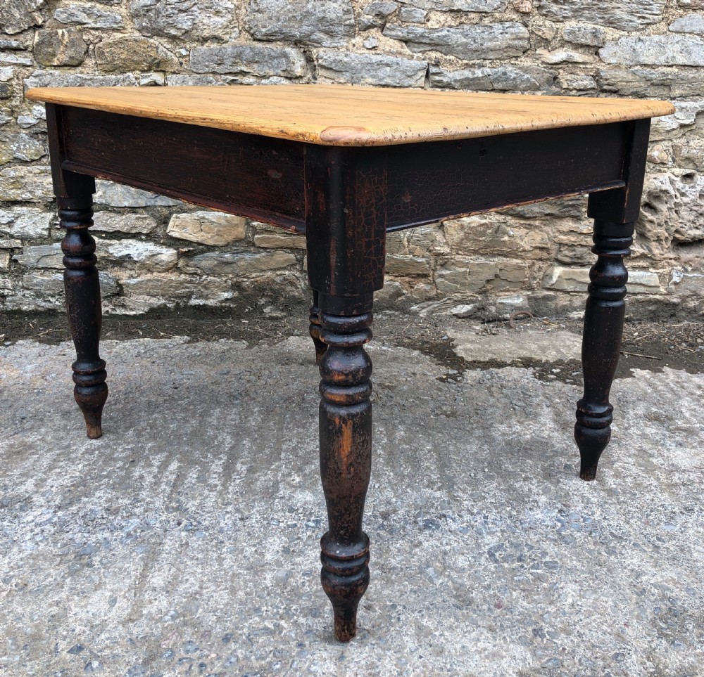 Antique Victorian Pine Farmhouse Table  View XV