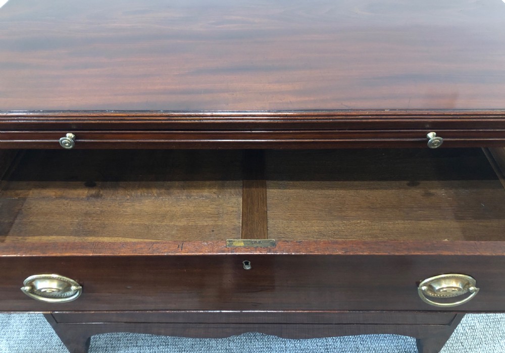 Regency Mahogany Bachelors Chest of Drawers with Slide View X