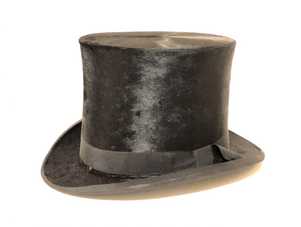Antique Silk Top Hat in Leather Case View IX