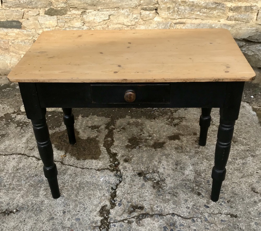 Small Victorian Pine Farmhouse Table View II
