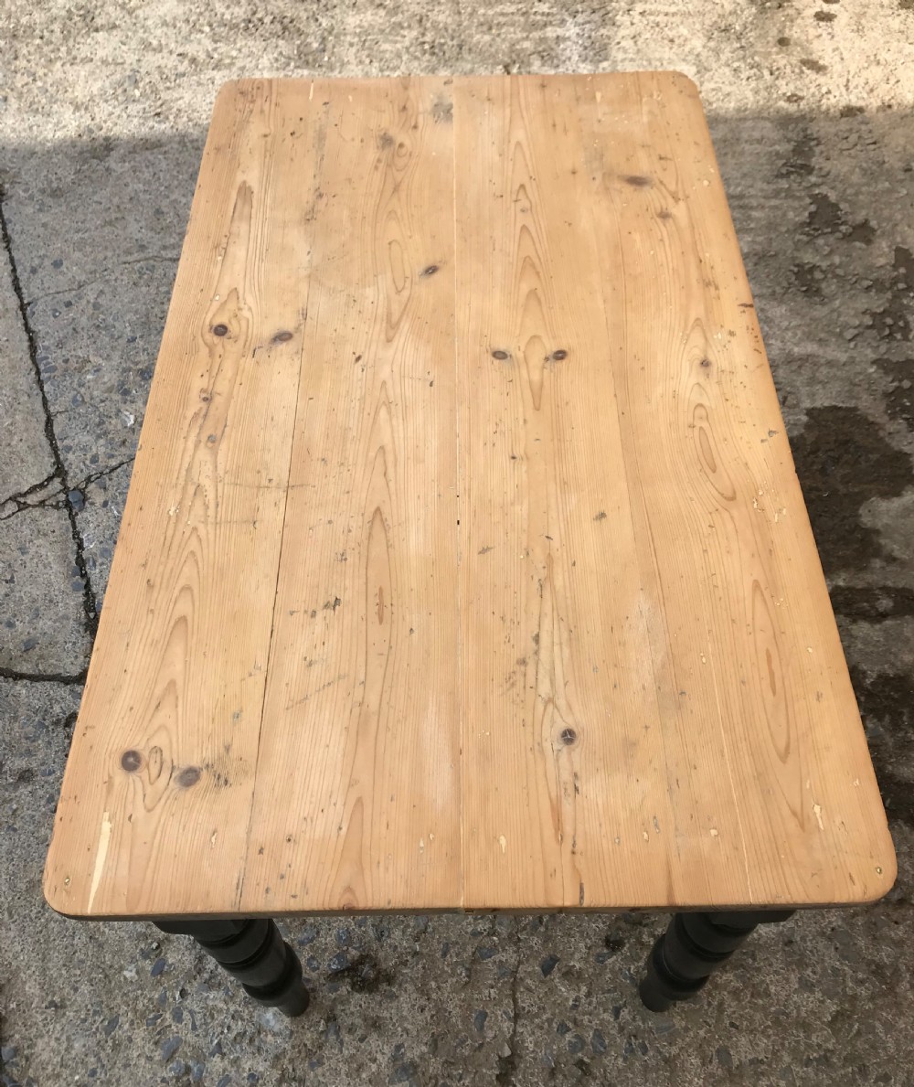 Small Victorian Pine Farmhouse Table View III