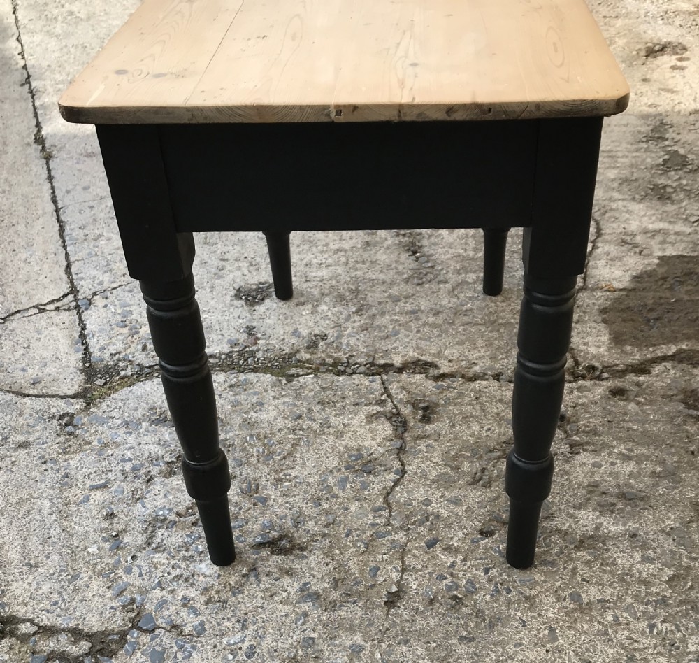Small Victorian Pine Farmhouse Table View IV