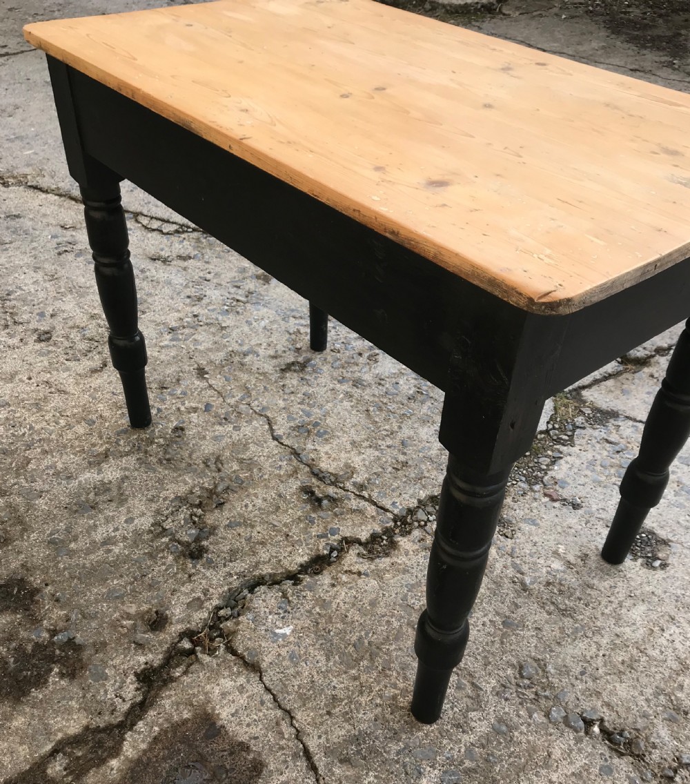 Small Victorian Pine Farmhouse Table View V