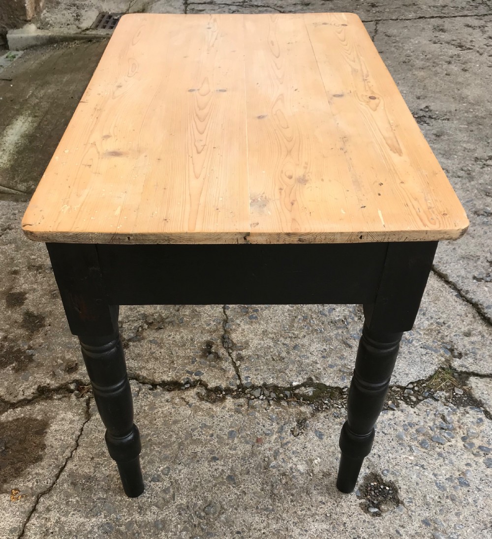 Small Victorian Pine Farmhouse Table View VI