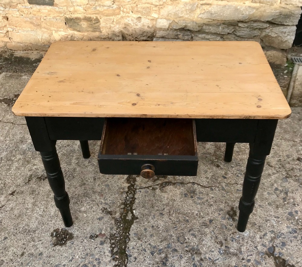 Small Victorian Pine Farmhouse Table View VIII