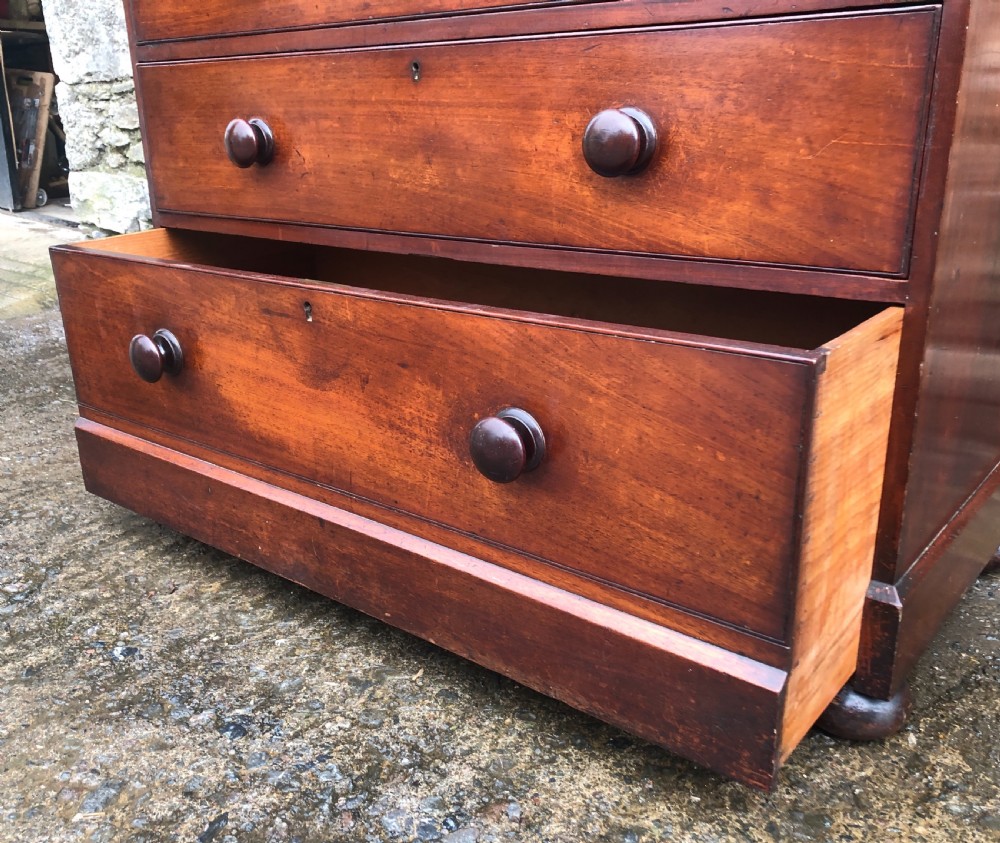 Victorian Mahogany Chest of Drawers View VIII