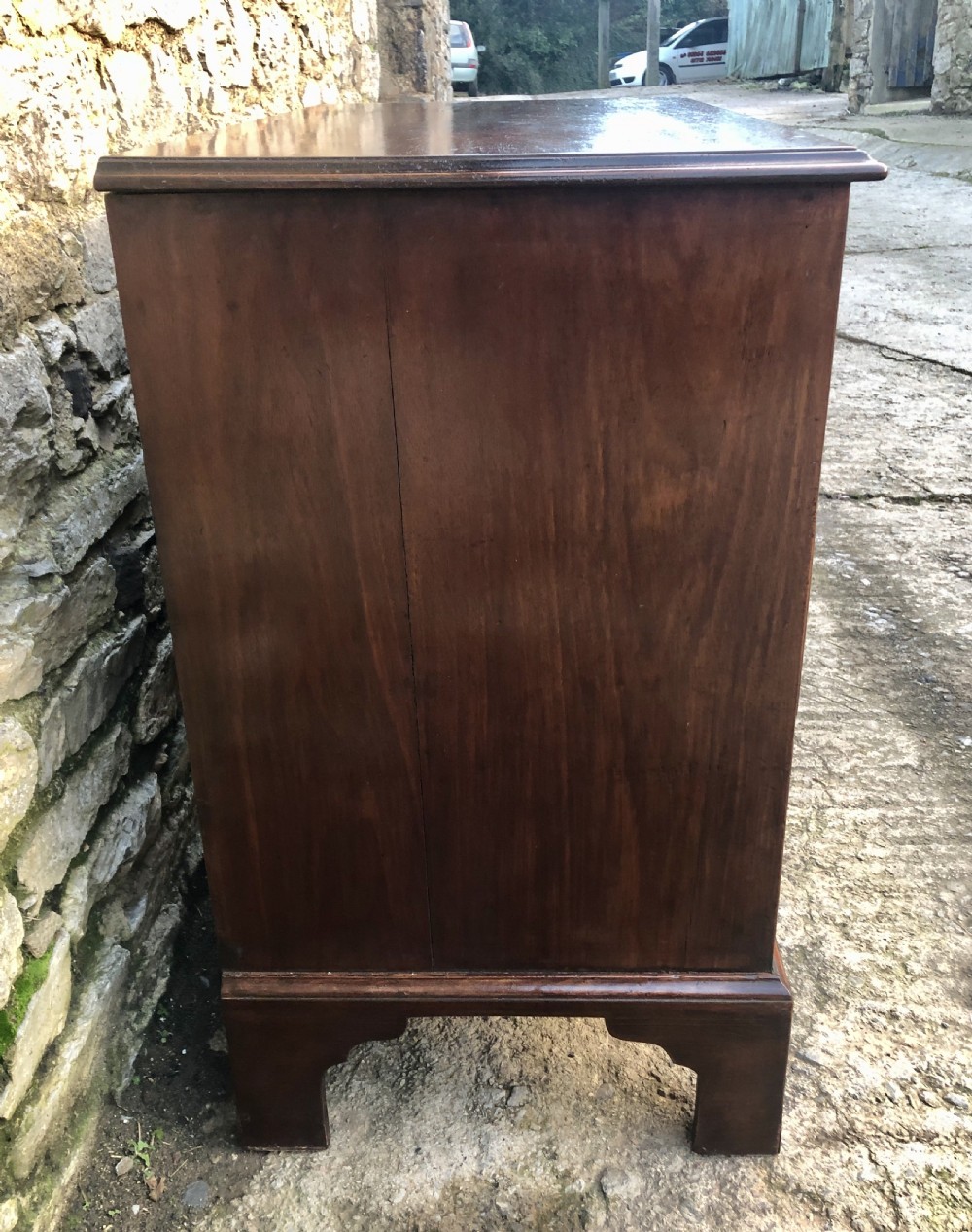 Georgian Mahogany Bachelors Chest of Drawers View X