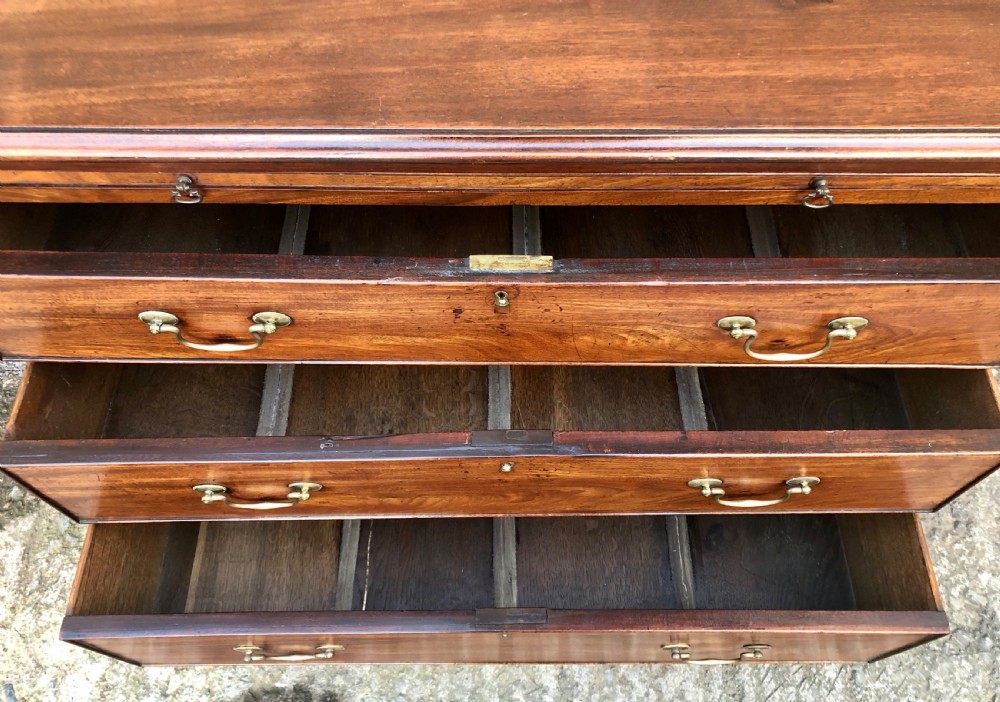 Georgian Mahogany Bachelors Chest of Drawers View XIX