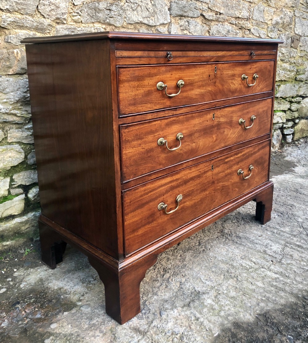 Georgian Mahogany Bachelors Chest of Drawers View XX