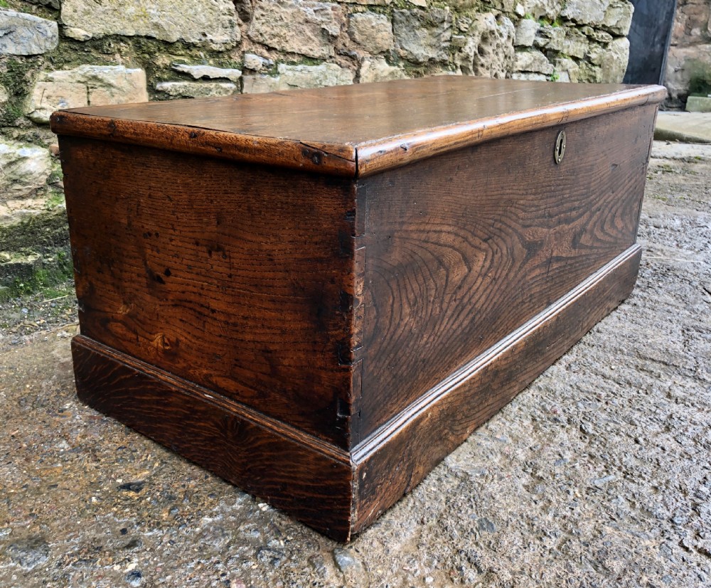 Antique Elm Blanket Box View V
