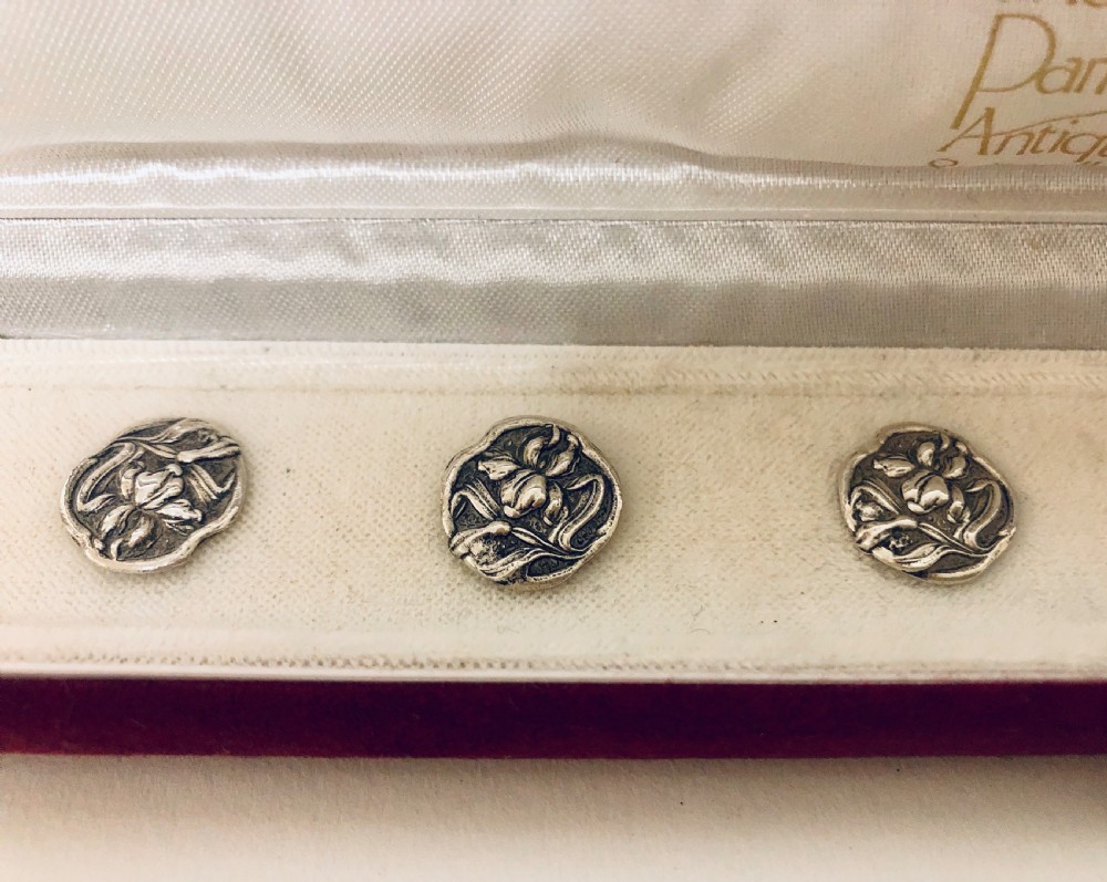 Set of 6 Antique Solid Silver Art Nouveau Buttons View V