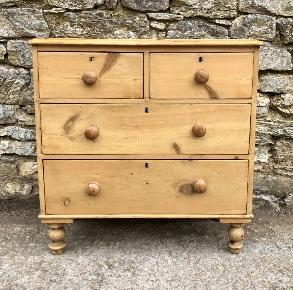 Small Victorian Pine Chest of Drawers View VII