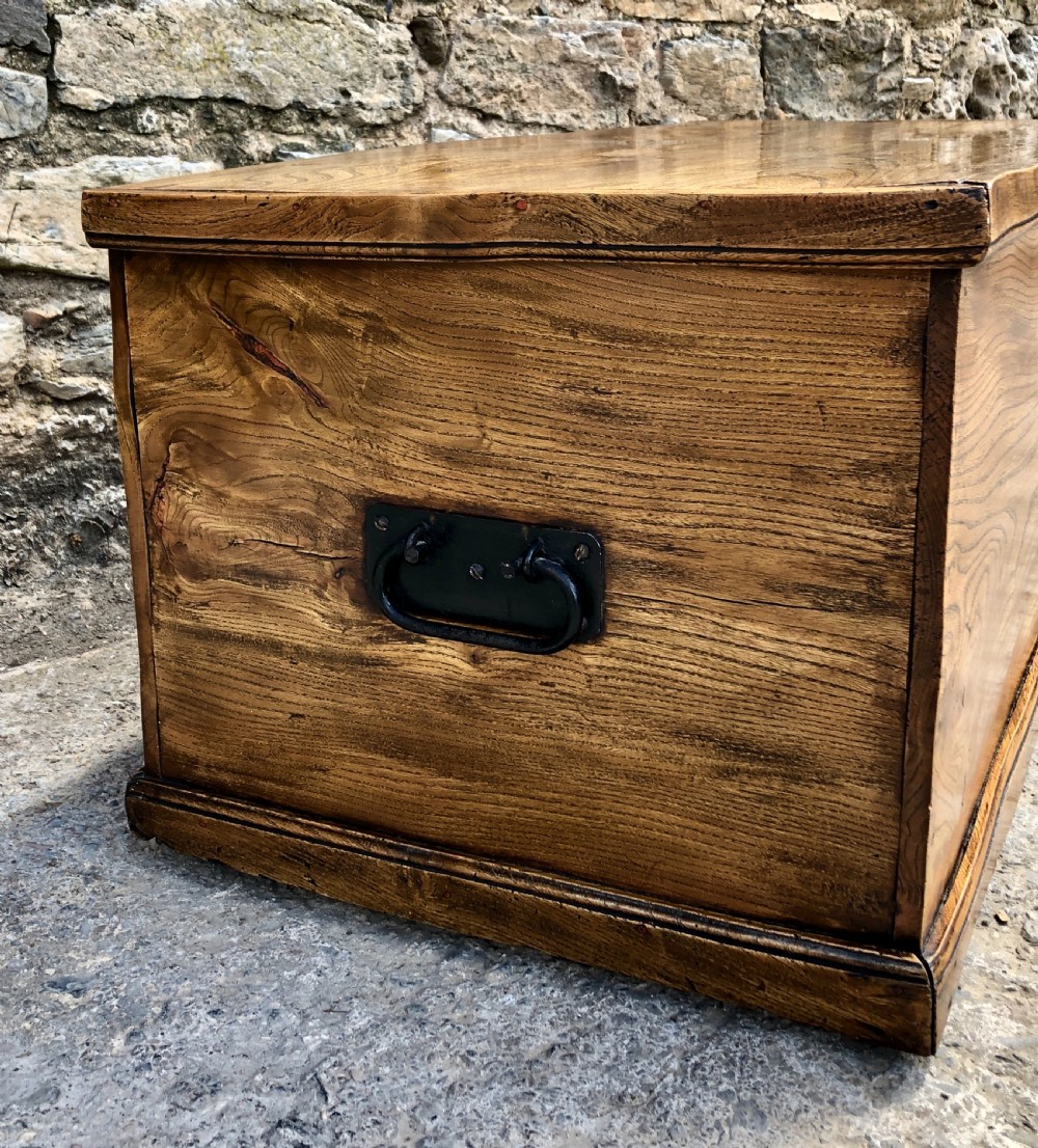 Antique Elm Blanket Box View X