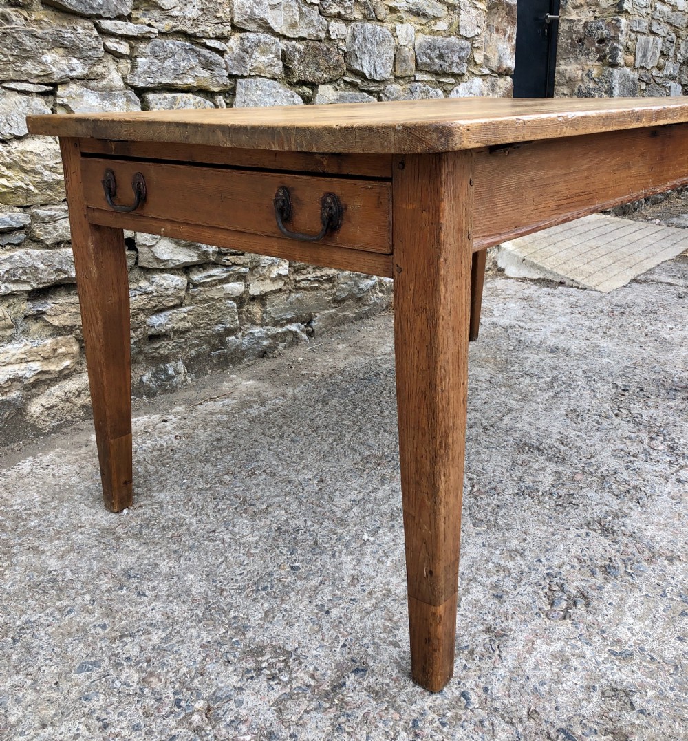 Antique Pine Farmhouse Table  View XVIII