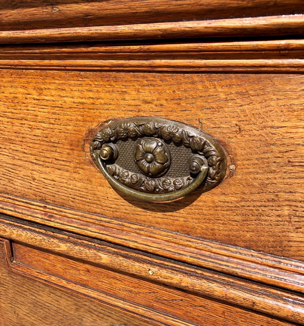 18th Century Oak Chest of Drawers View VIII