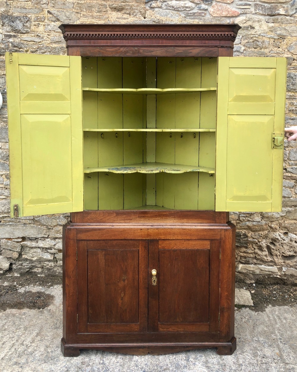 Large Georgian Oak Floorstanding Corner Cupboard  View IX