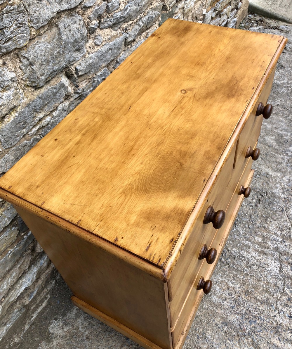 Small Victorian Pine Chest of Drawers View V