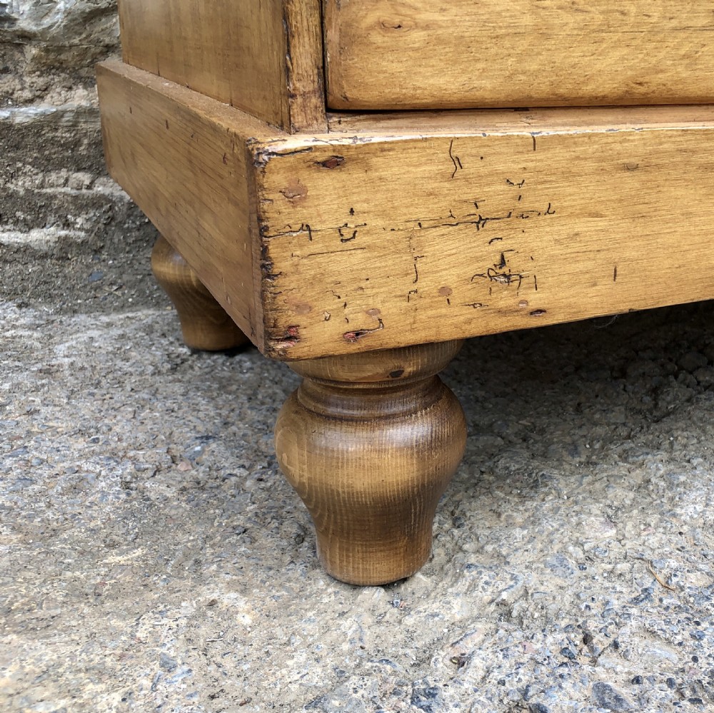 Small Victorian Pine Chest of Drawers View VI