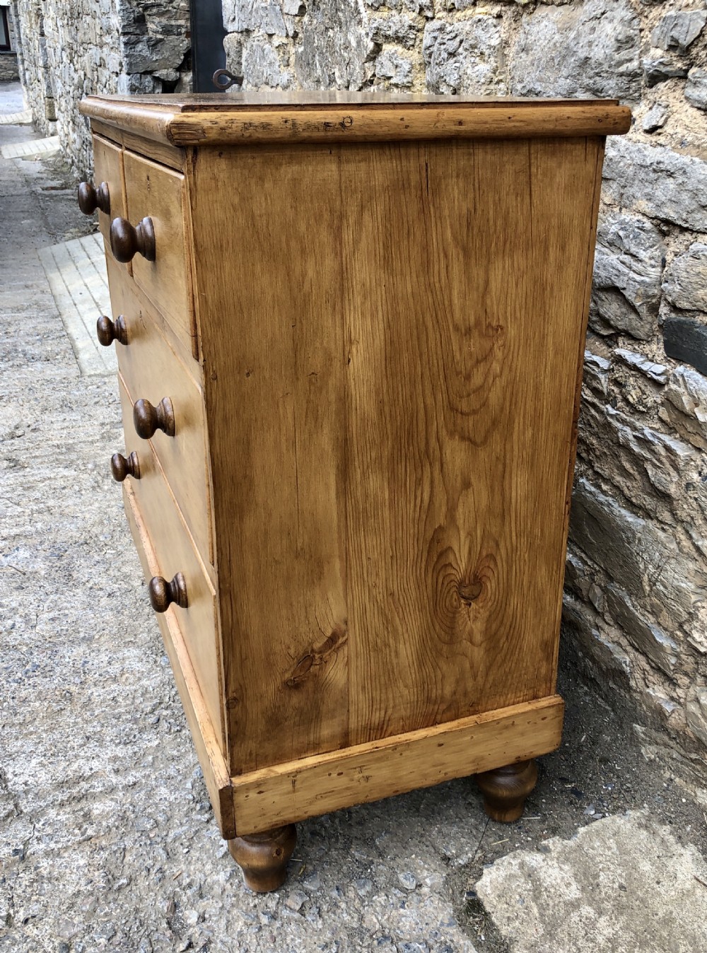 Small Victorian Pine Chest of Drawers View VII