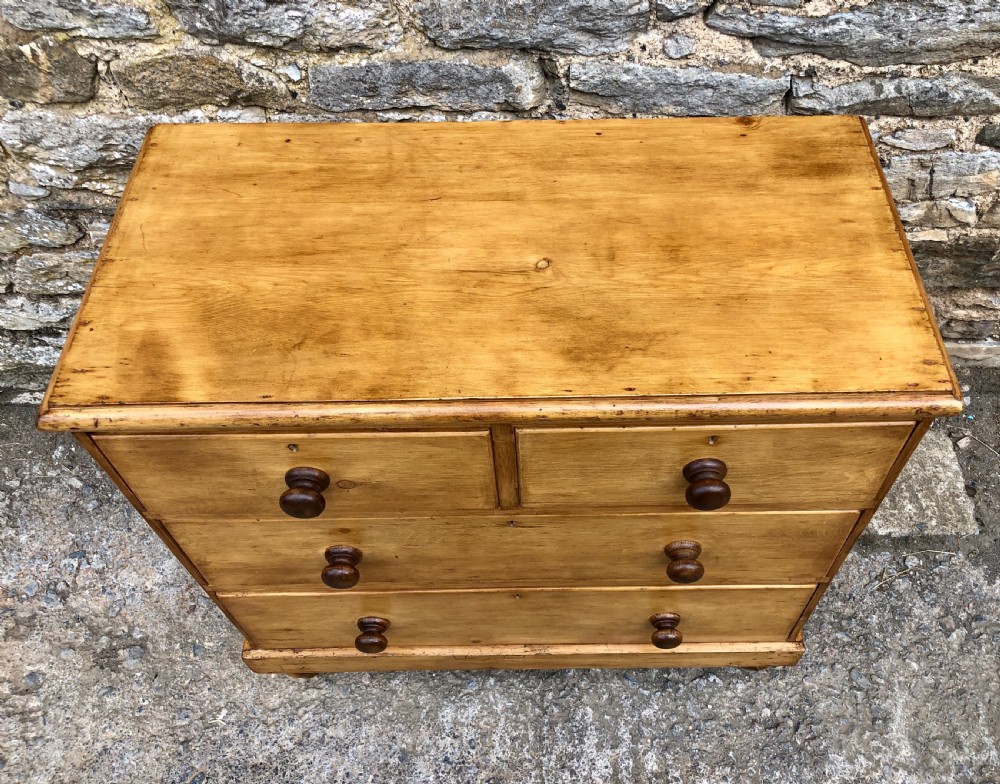 Small Victorian Pine Chest of Drawers View IX
