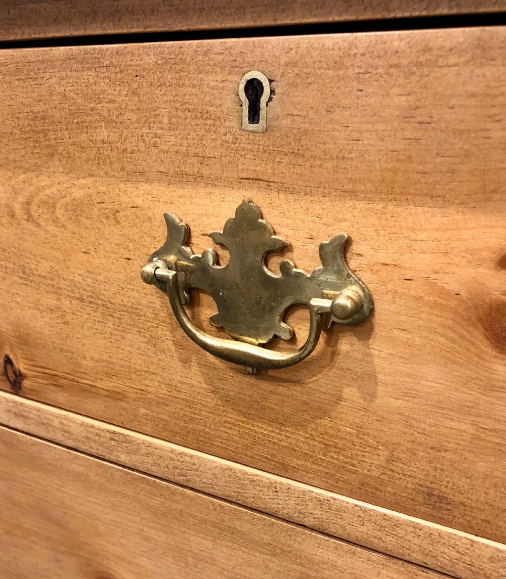 Small Antique Pine Chest of Drawers  View IX