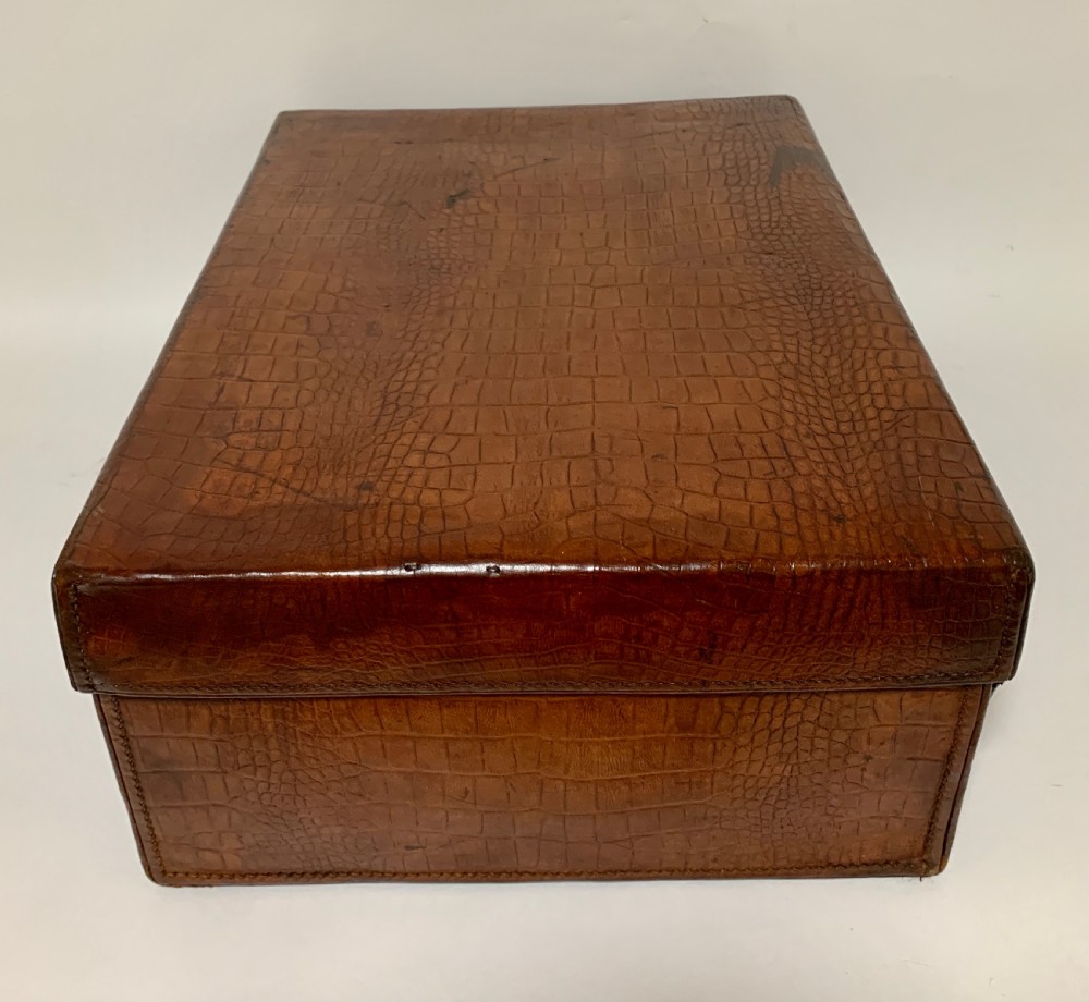Antique Crocodile Travelling Case Suitcase View XVI