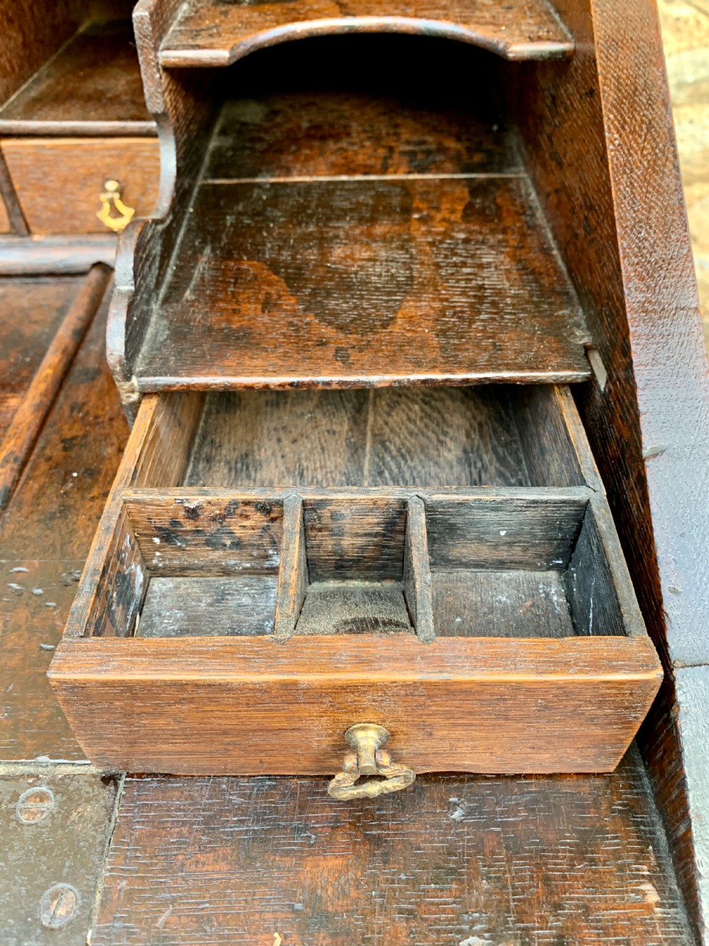 18th Century Georgian Oak Crossbanded Bureau View XII