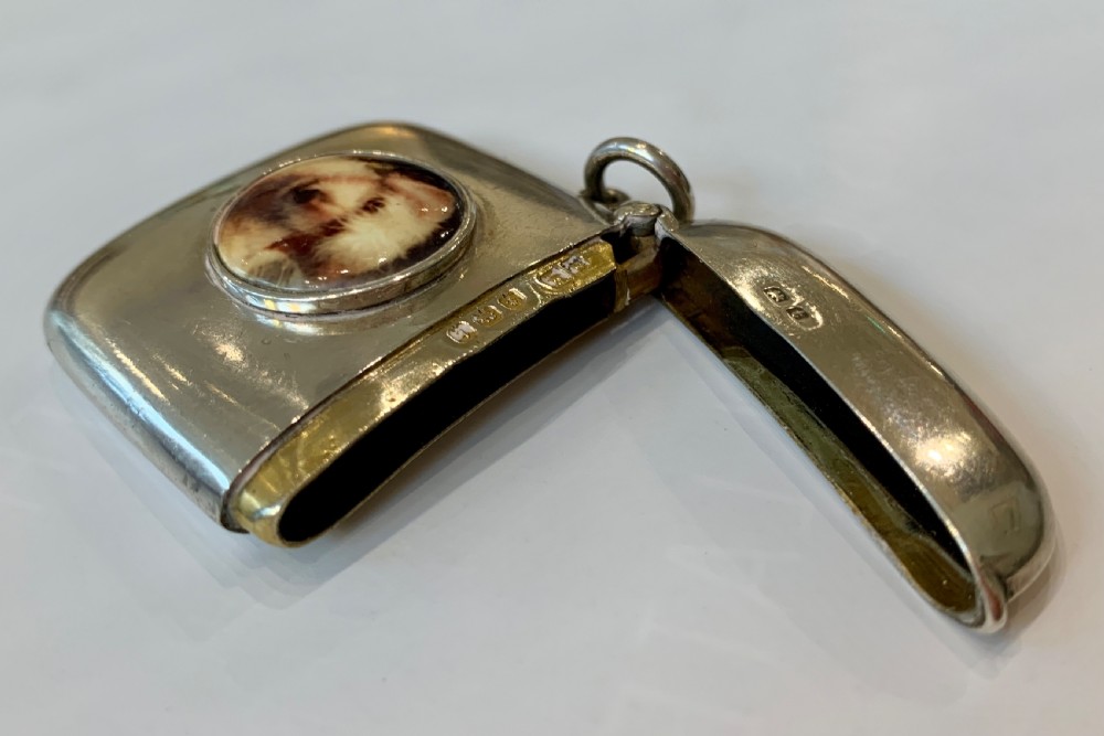 Antique Silver Vesta Case with Enamel Dog View X