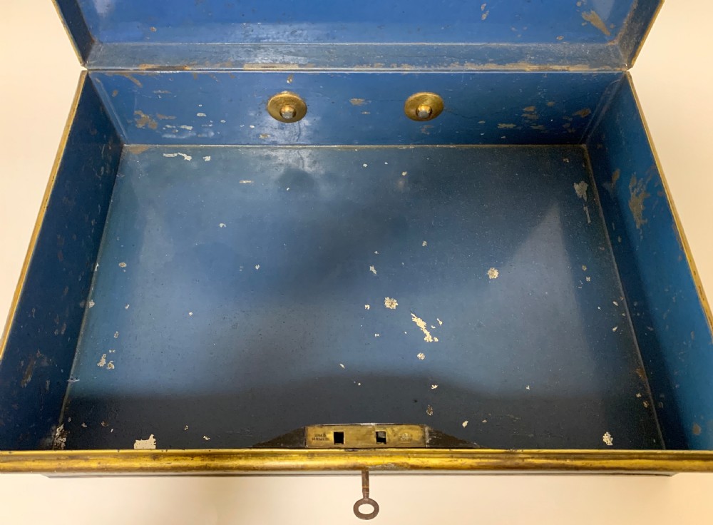 Antique Ravenscroft Barristers' Robe Case View VIII
