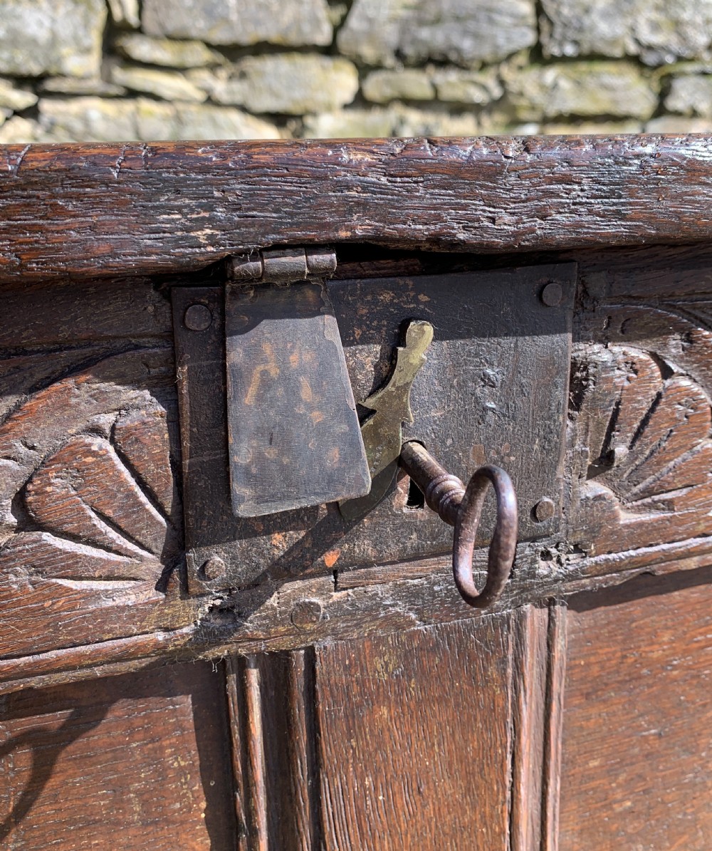 Small 17th Century Devon Oak Coffer View IV