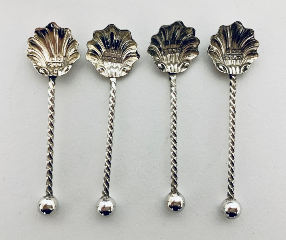Set of 4 Antique Solid Silver Shell Salts and Spoons View IX