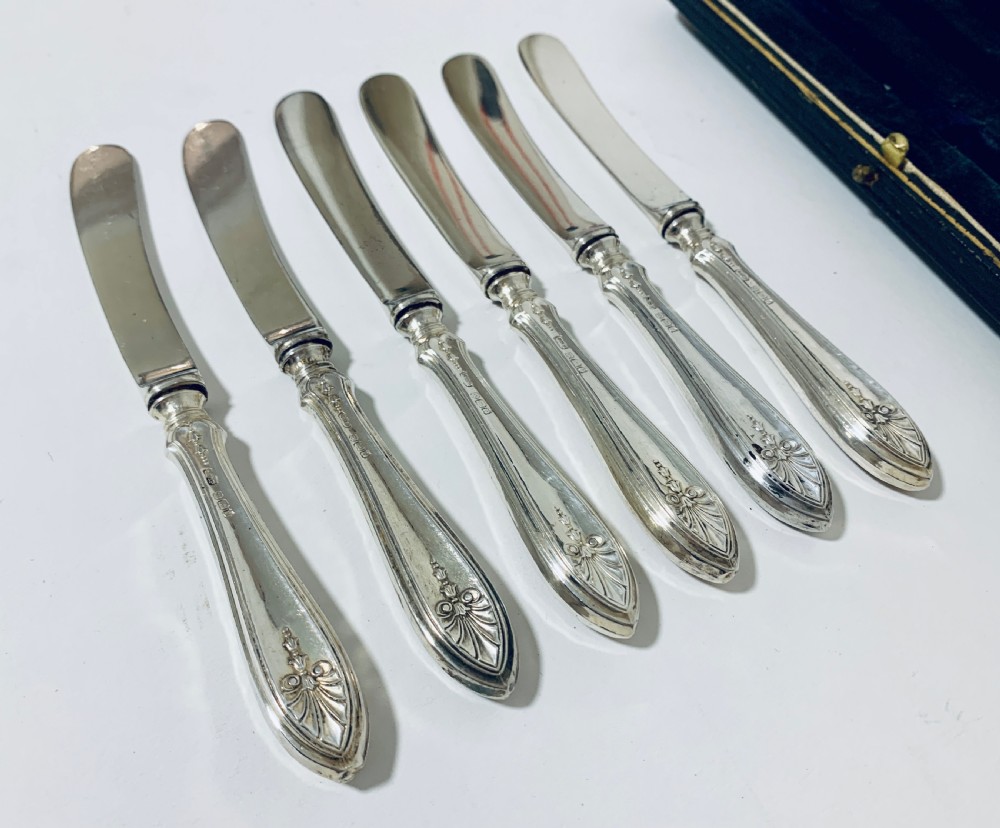 Set of 6 Antique Sterling Silver Butter Knives in Original Box View V