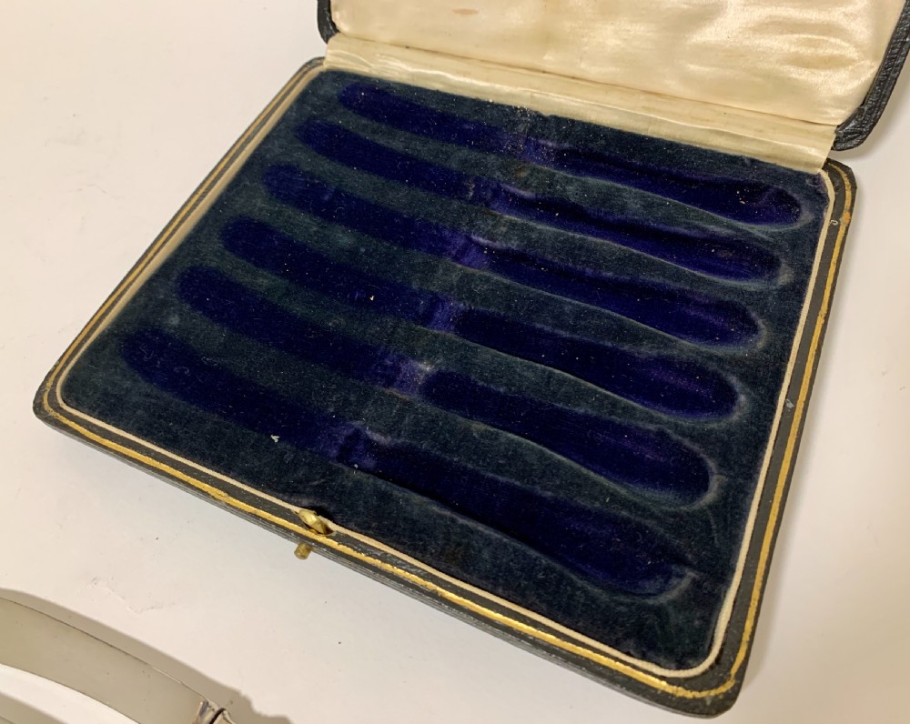 Set of 6 Antique Sterling Silver Butter Knives in Original Box View XII
