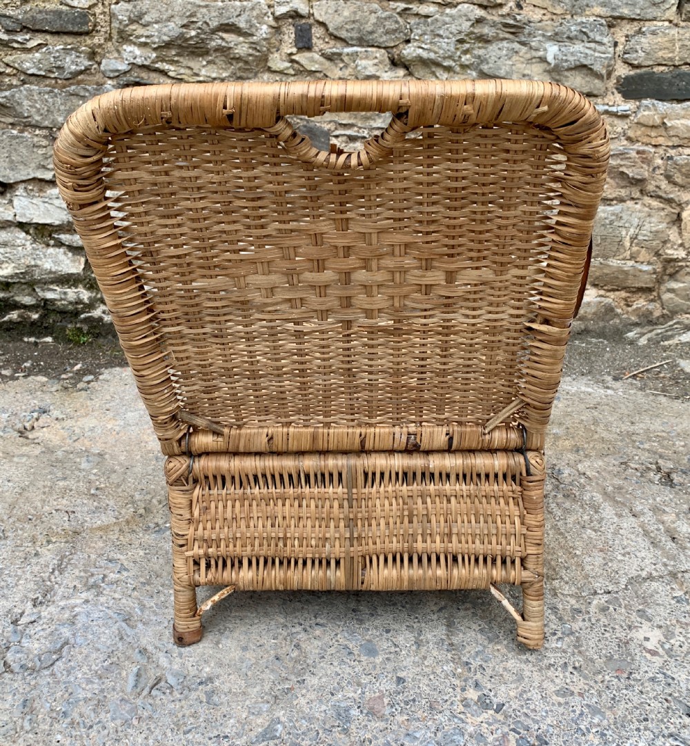 Vintage Wicker Folding Canoe Picnic Chair View III