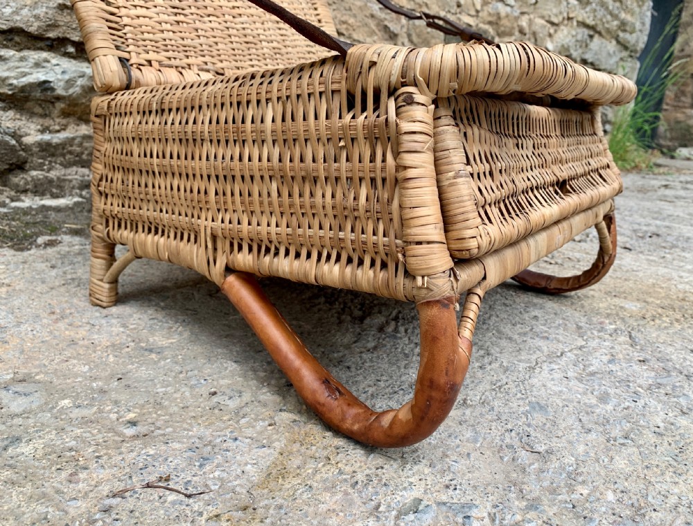 Vintage Wicker Folding Canoe Picnic Chair View X