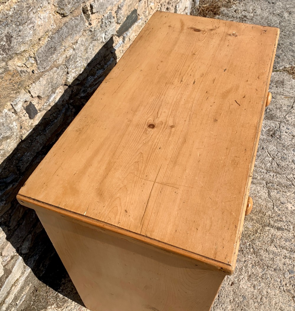Small Victorian Stripped Pine Chest of Drawers View XI