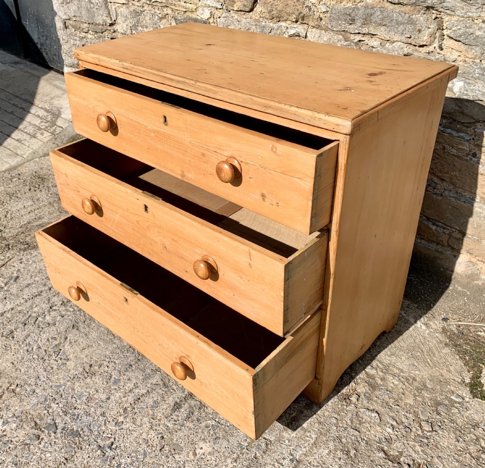 Small Victorian Stripped Pine Chest of Drawers View XII