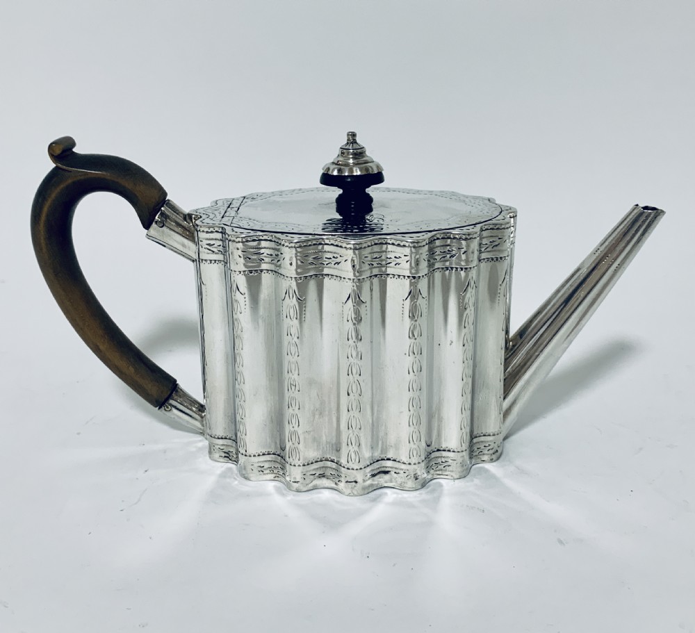 18th Century Georgian Solid Sterling Silver Teapot 