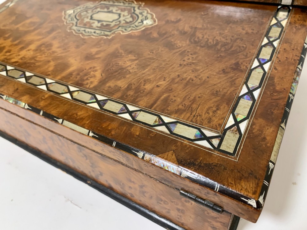 Antique Regency Amboyna Mother of Pearl Inlaid Writing Slope Lap Box View XVII