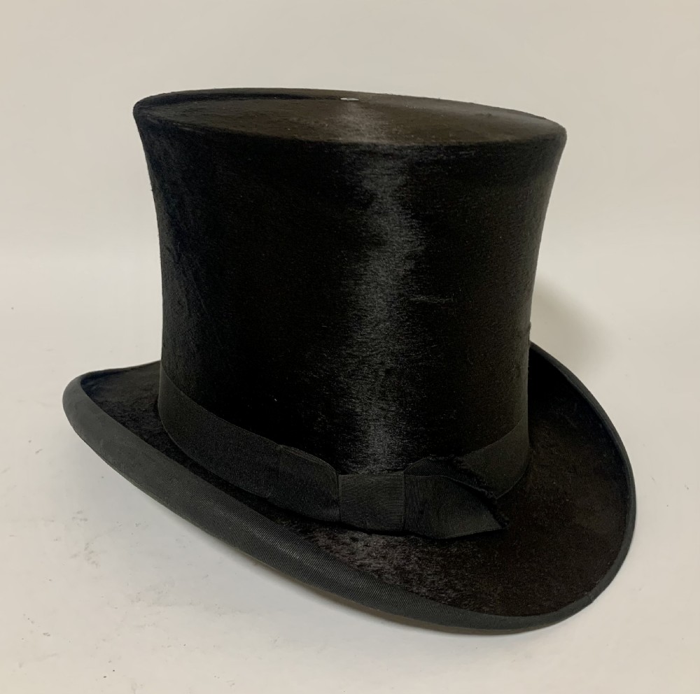 Victorian Silk Top Hat in Leather Box View IX