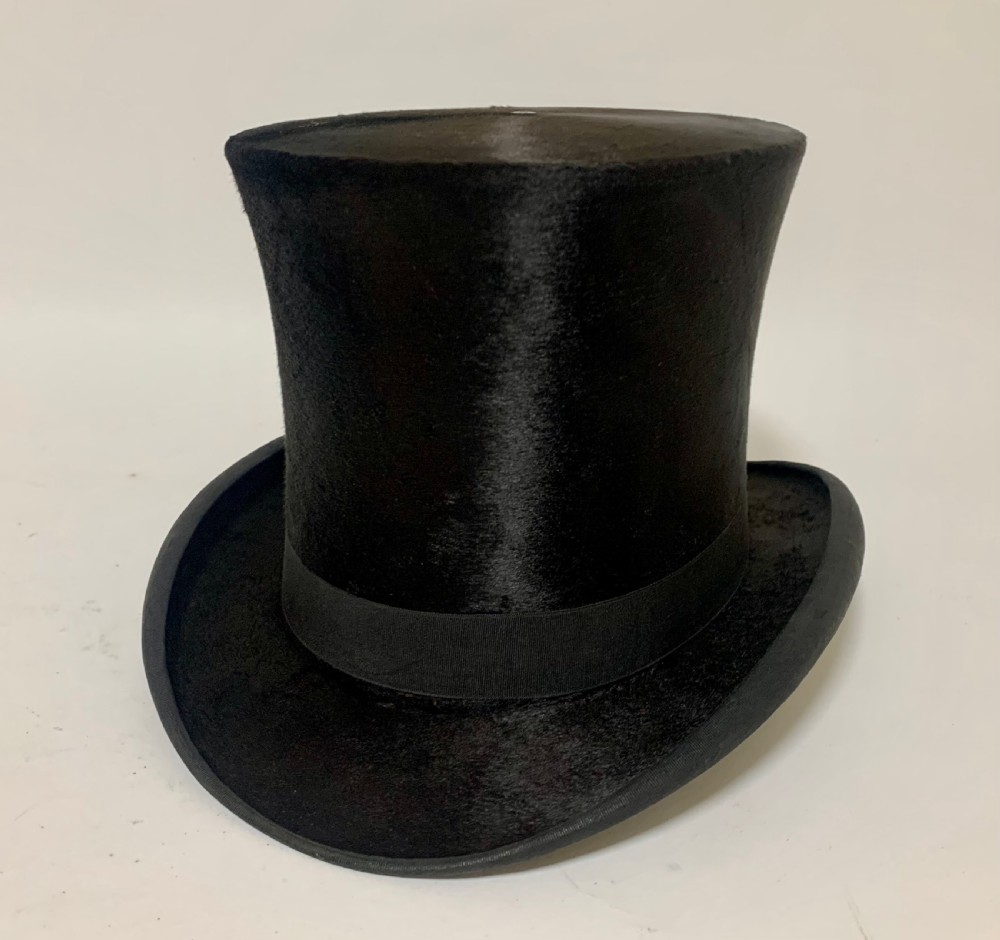 Victorian Silk Top Hat in Leather Box View XI