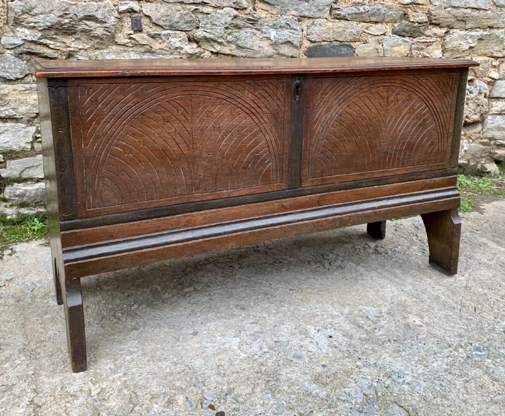 Small 17th Century Oak Coffer View IV