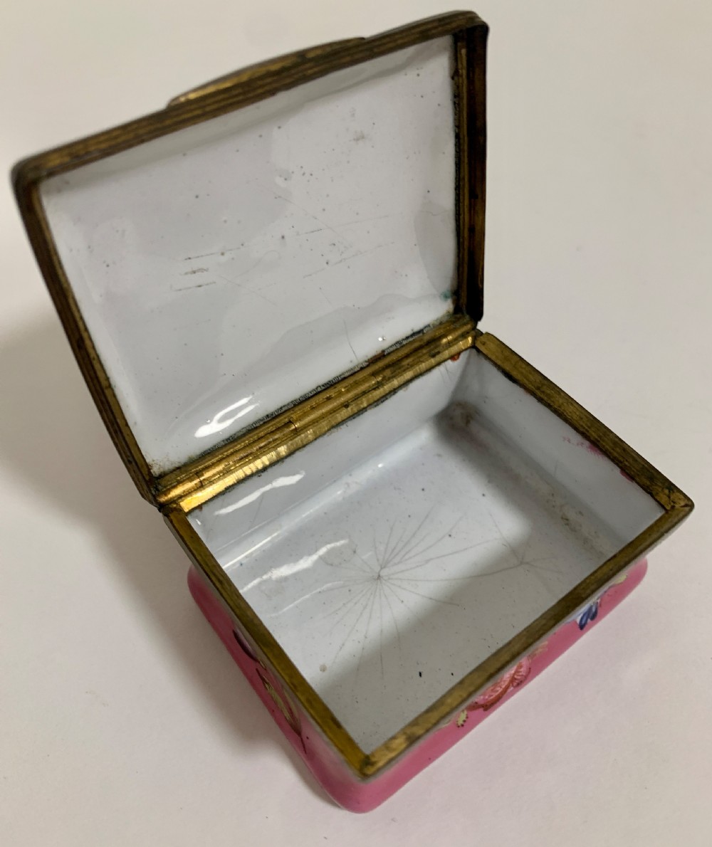 18th Century Georgian Bilston Enamel Floral Pill Box View XI