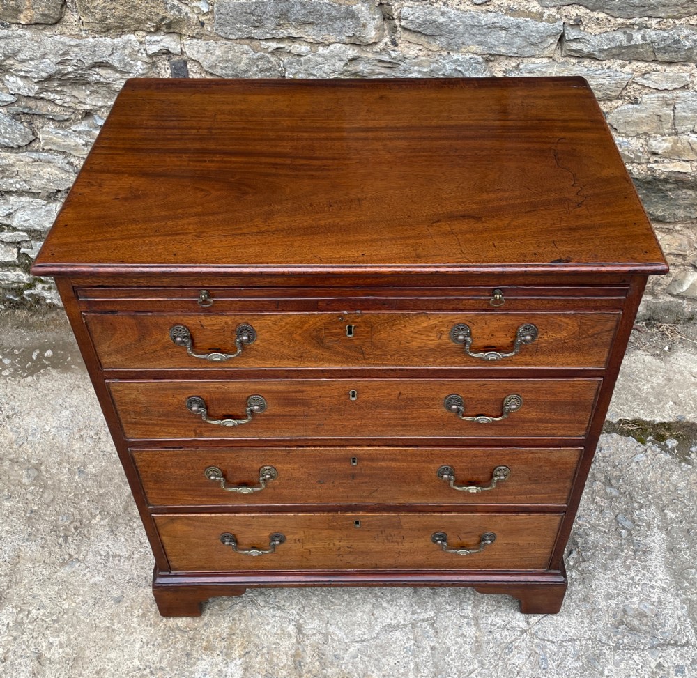 Small Georgian Mahogany Bachelor’s Chest of Drawers View III