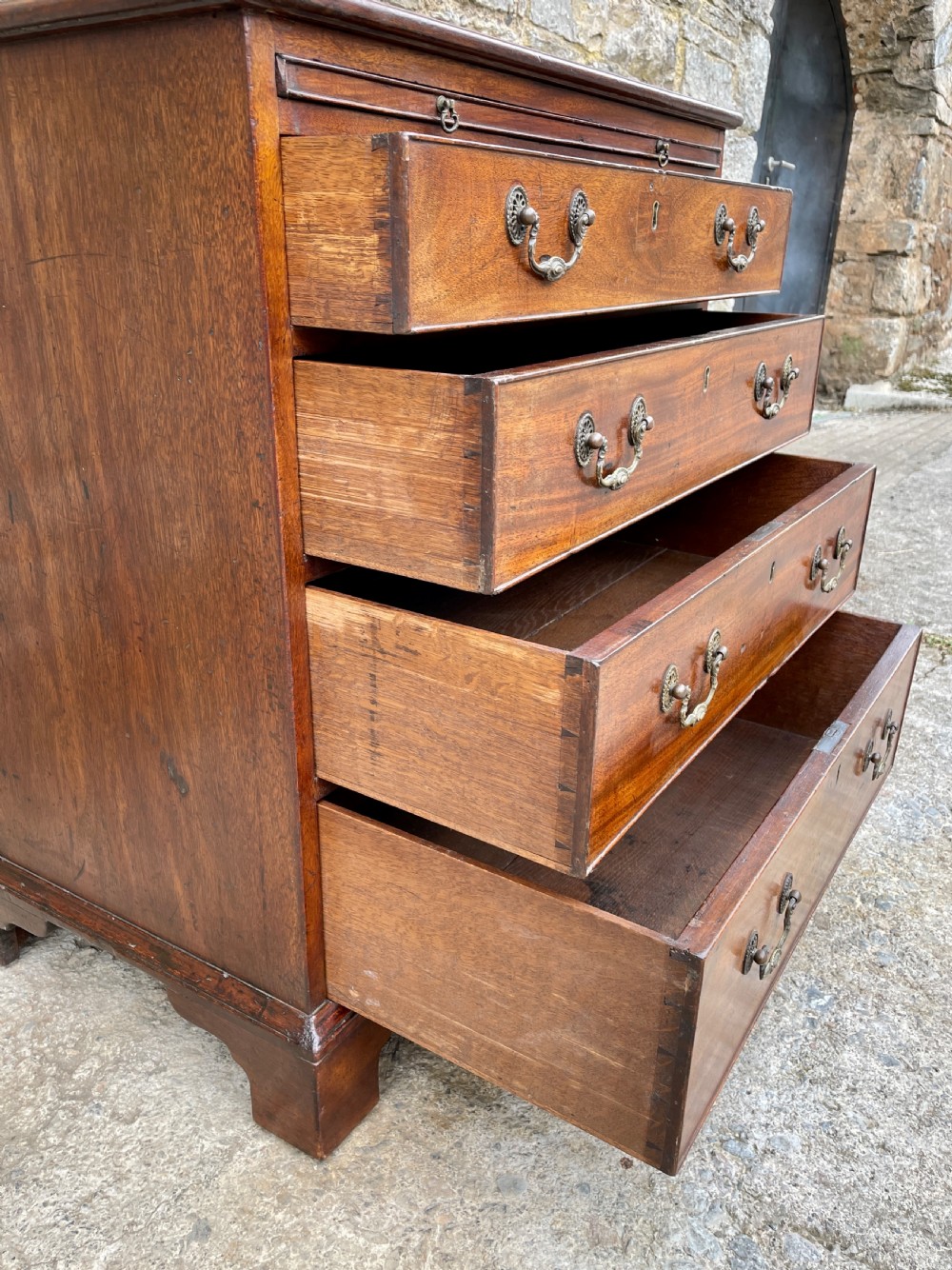 Small Georgian Mahogany Bachelor’s Chest of Drawers View XV