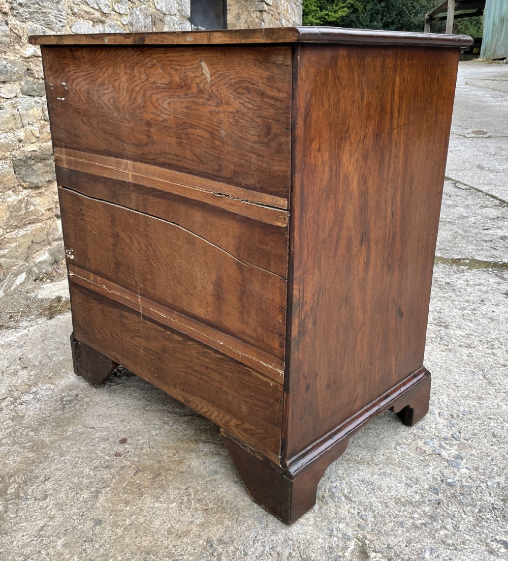 Small Georgian Mahogany Bachelor’s Chest of Drawers View XX