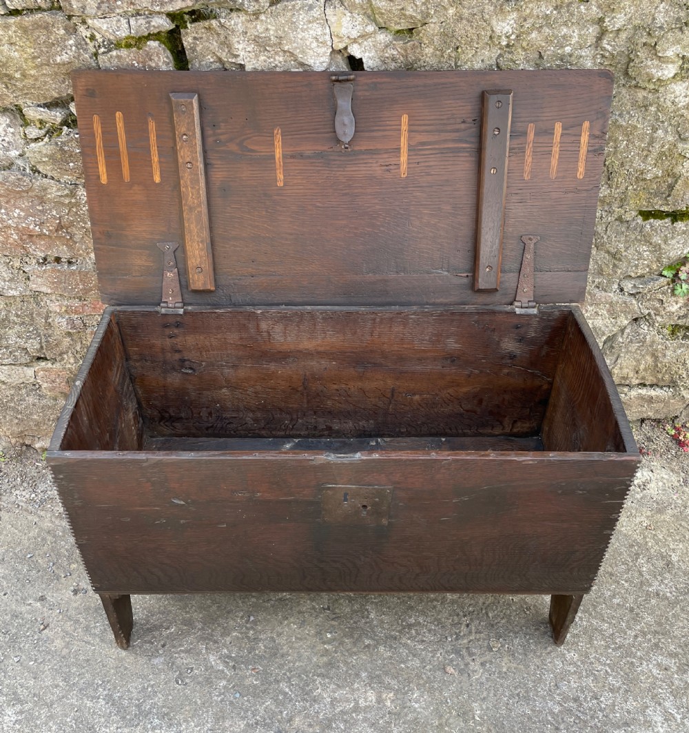 Early 18th Century Planked Oak Coffer View VII