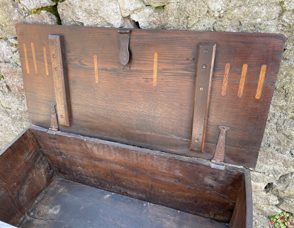 Early 18th Century Planked Oak Coffer View X